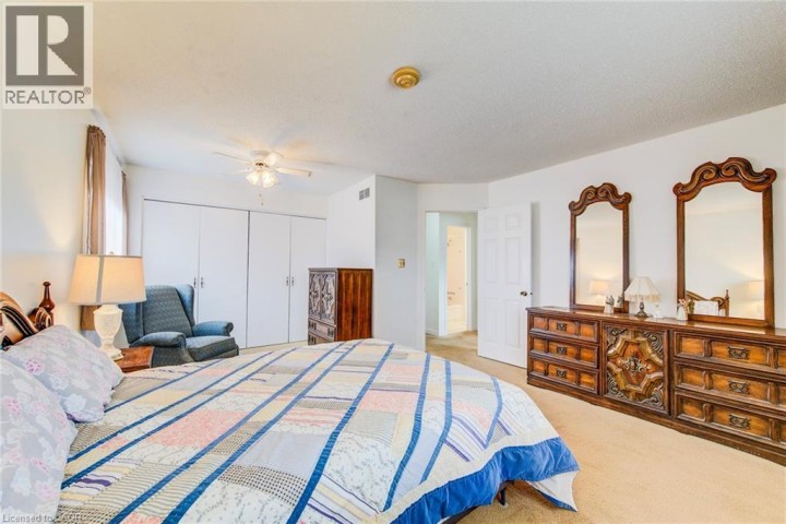 Photo 21 at 53 Greenock Drive, Laurentian Hills / Country Hills W, Kitchener
