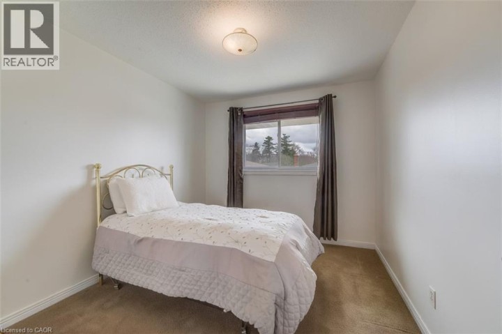 Photo 26 at 53 Greenock Drive, Laurentian Hills / Country Hills W, Kitchener