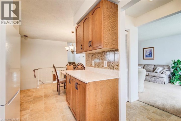 Photo 18 at 53 Greenock Drive, Laurentian Hills / Country Hills W, Kitchener