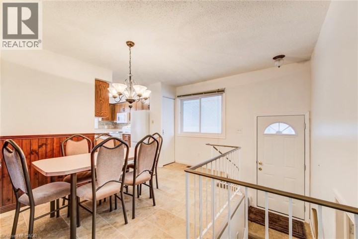 Photo 12 at 53 Greenock Drive, Laurentian Hills / Country Hills W, Kitchener