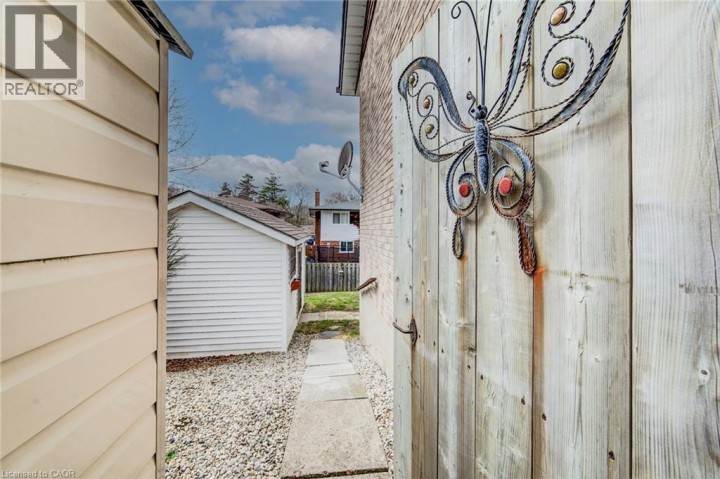 Photo 38 at 53 Greenock Drive, Laurentian Hills / Country Hills W, Kitchener