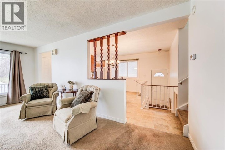 Photo 11 at 53 Greenock Drive, Laurentian Hills / Country Hills W, Kitchener