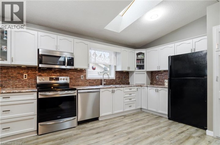 Photo 5 at 71 Barnes Avenue, Queensway / Grove, Brantford