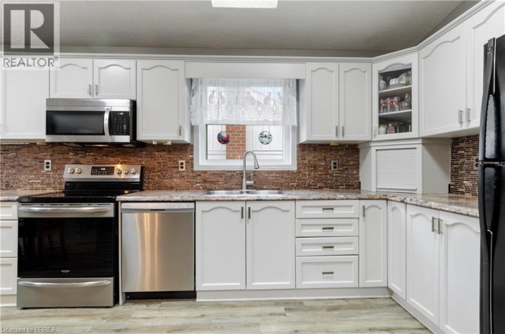 Photo 6 at 71 Barnes Avenue, Queensway / Grove, Brantford