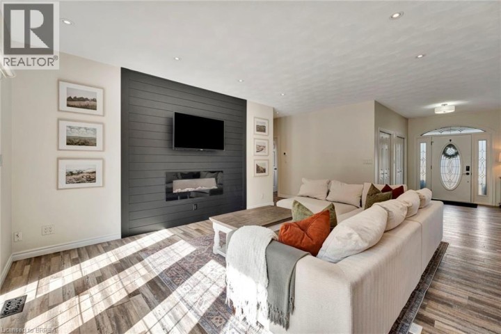 Photo 16 at 30 Douglas Street, Sw Rural, Brantford