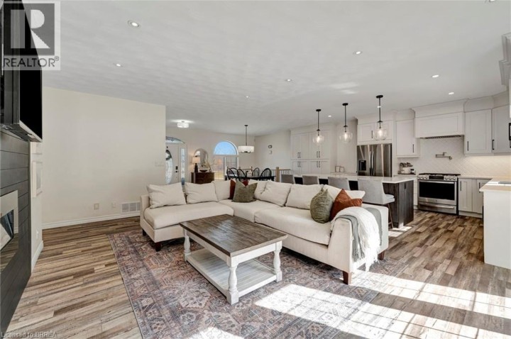 Photo 17 at 30 Douglas Street, Sw Rural, Brantford