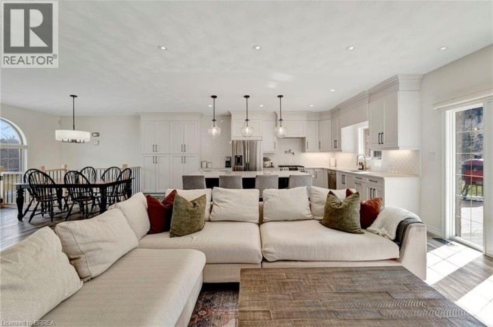 Photo 19 at 30 Douglas Street, Sw Rural, Brantford