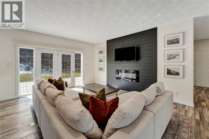 Photo 21 at 30 Douglas Street, Sw Rural, Brantford