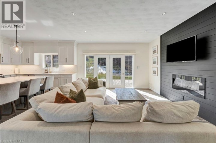 Photo 22 at 30 Douglas Street, Sw Rural, Brantford