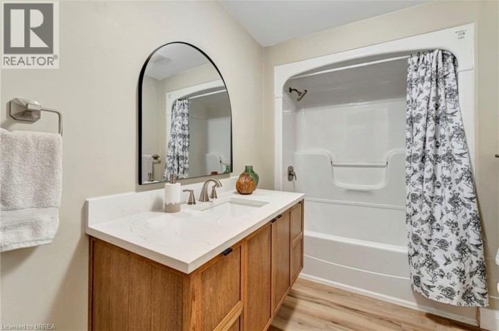 Photo 39 at 30 Douglas Street, Sw Rural, Brantford