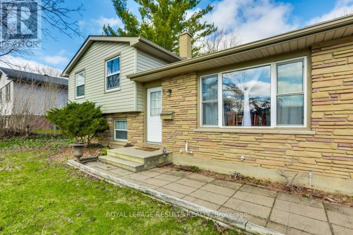 Photo 4 at 2 Northwood Place, St. Thomas
