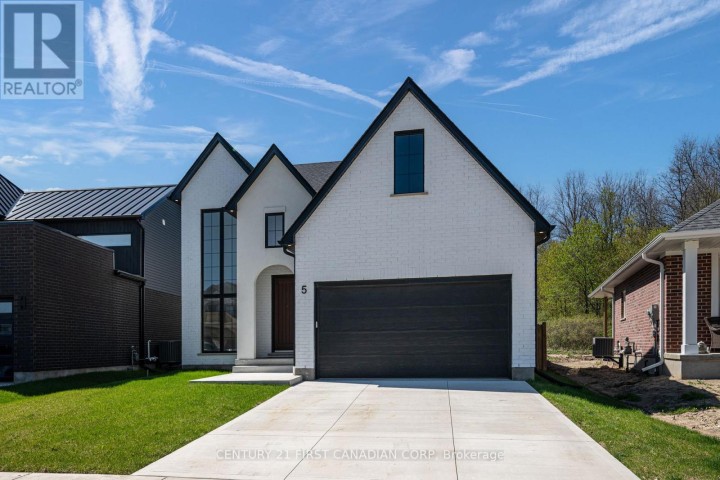 Photo 2 at 5 Hartland Circle, St. Thomas