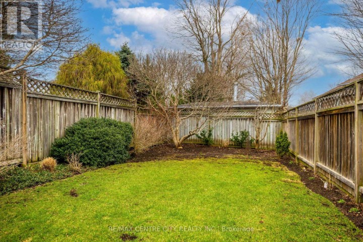 Photo 7 at 12 Rosebery Place, St. Thomas