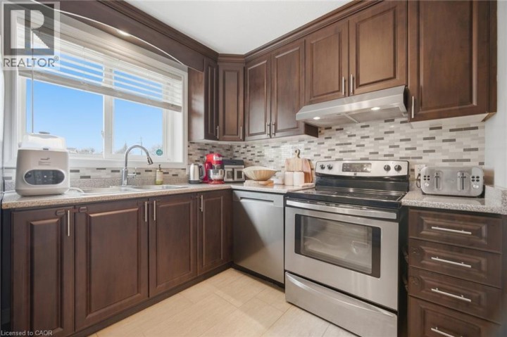 Photo 10 at 20 - 50 W Westmount Road, Forest Hill, Kitchener