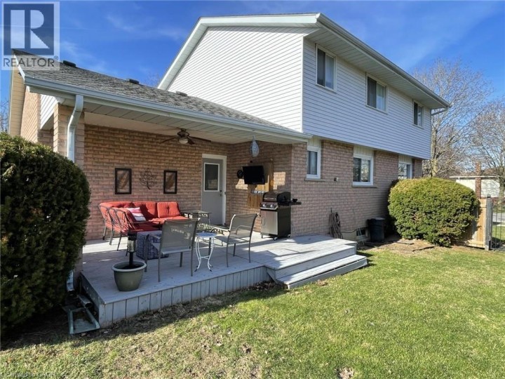 Photo 16 at 31 Blackfriar Lane, Brier Park, Brantford