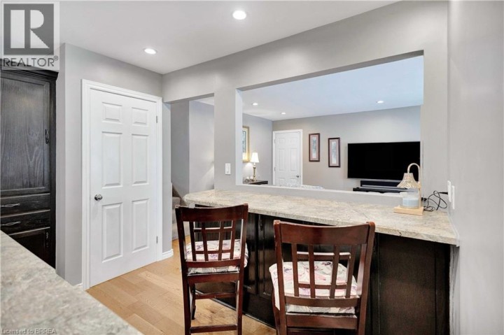 Photo 9 at 170 Paris Road, Ewing, Brantford