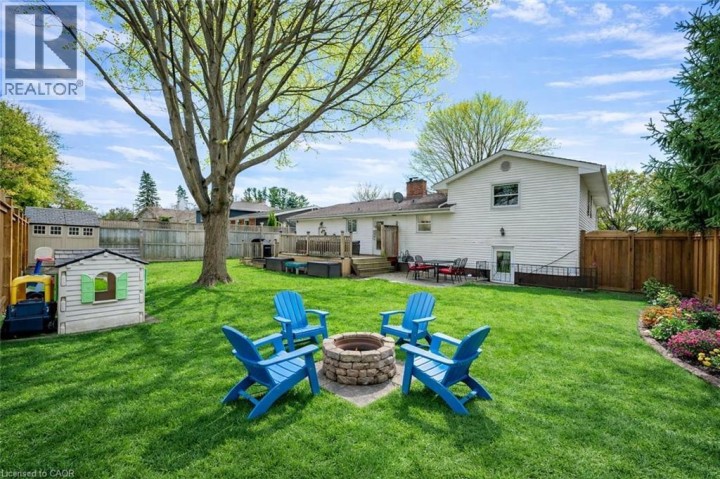 Photo 5 at 15 Harvest Lane, Rosedale / Gable Height, Brantford