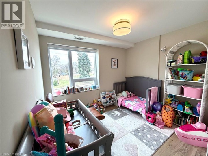 Photo 14 at 211 - 34 Norman Street, Fairview / Greenbrier, Brantford