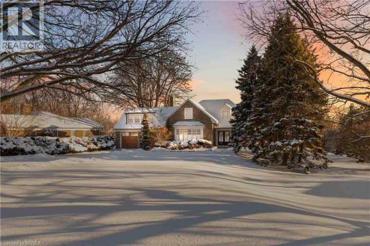 Photo 1 at 8 Tutela Heights Road, Tutela Heights, Brantford