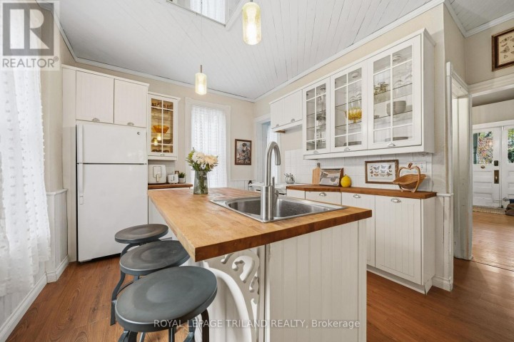 Photo 11 at 34 Gladstone Avenue, St. Thomas