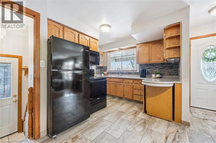 Photo 10 at 120 Lorraine Avenue, Heritage Park / Rosemount, Kitchener