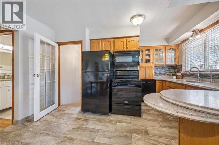 Photo 11 at 120 Lorraine Avenue, Heritage Park / Rosemount, Kitchener
