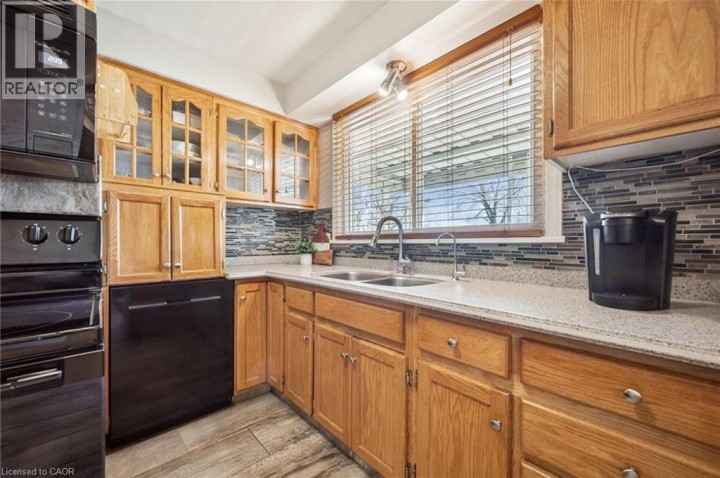 Photo 12 at 120 Lorraine Avenue, Heritage Park / Rosemount, Kitchener