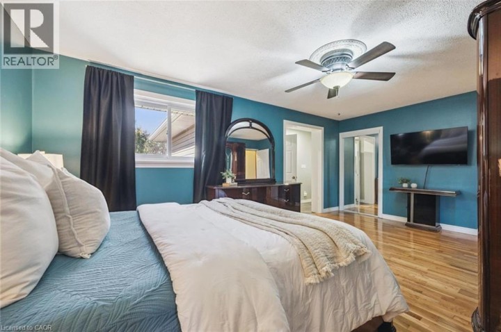 Photo 16 at 120 Lorraine Avenue, Heritage Park / Rosemount, Kitchener