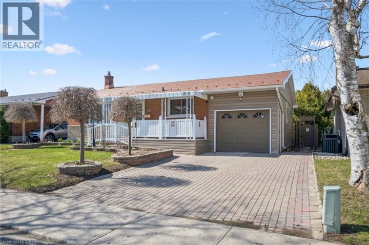 Photo 2 at 120 Lorraine Avenue, Heritage Park / Rosemount, Kitchener