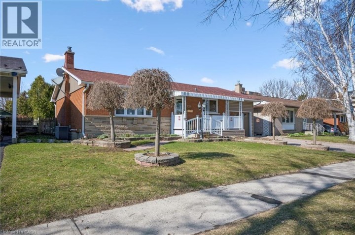 Photo 3 at 120 Lorraine Avenue, Heritage Park / Rosemount, Kitchener