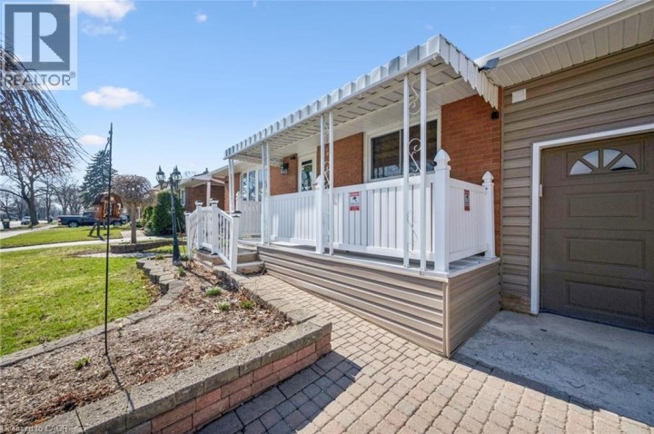 Photo 4 at 120 Lorraine Avenue, Heritage Park / Rosemount, Kitchener
