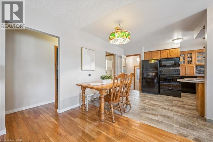 Photo 9 at 120 Lorraine Avenue, Heritage Park / Rosemount, Kitchener