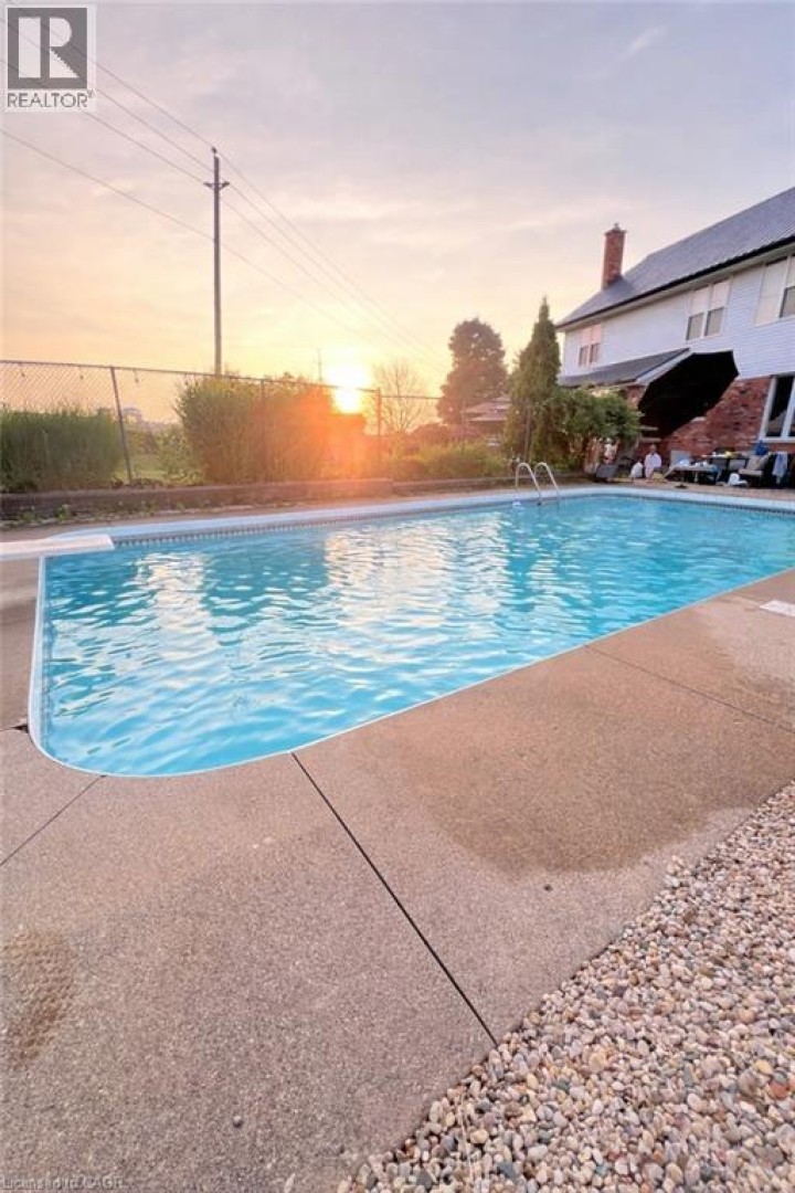 Photo 44 at 38 Glen Abbey Court, Woodstock - South, Woodstock
