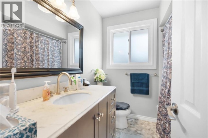 Photo 16 at 26 Wiltshire Drive, Mayfair, Brantford