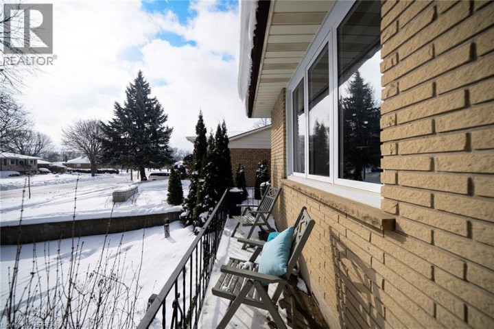 Photo 3 at 44 Shalfleet Boulevard, Grand Woodlands, Brantford