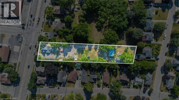 Photo 3 at 816 E Colborne Street, Echo Place, Brantford