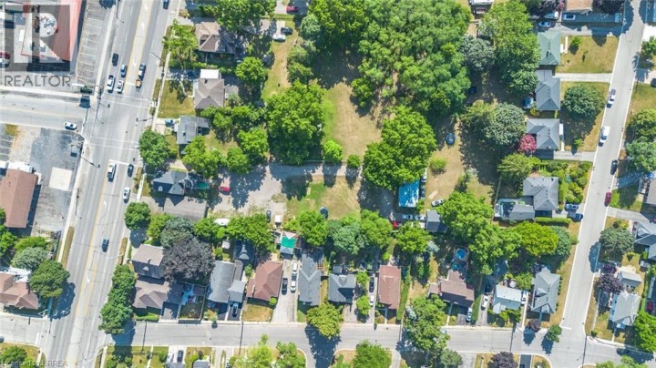 Photo 8 at 816 E Colborne Street, Echo Place, Brantford