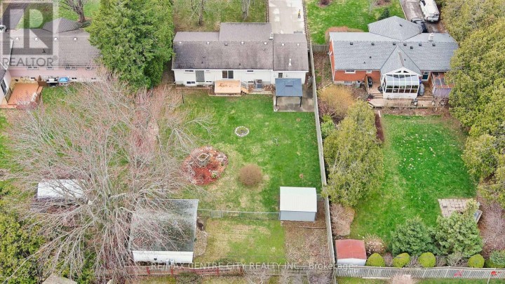 Photo 2 at 72 Elmwood Avenue, St. Thomas