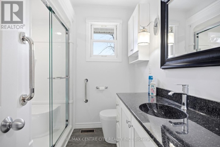 Photo 12 at 72 Elmwood Avenue, St. Thomas