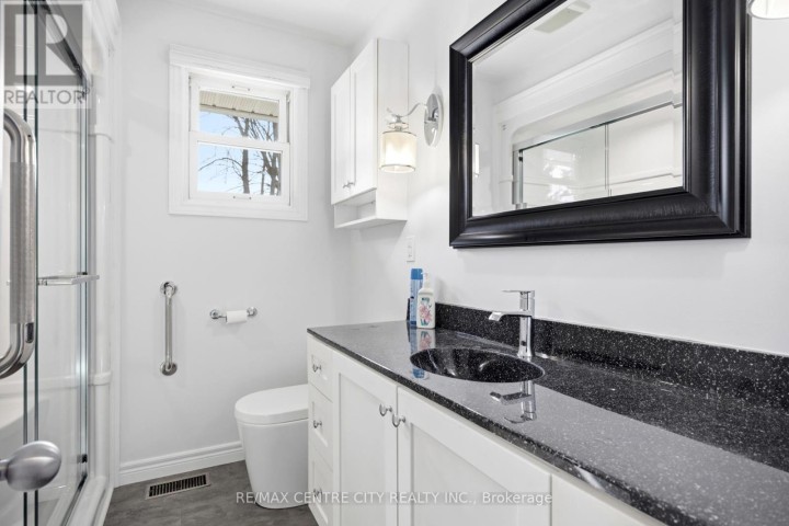 Photo 11 at 72 Elmwood Avenue, St. Thomas