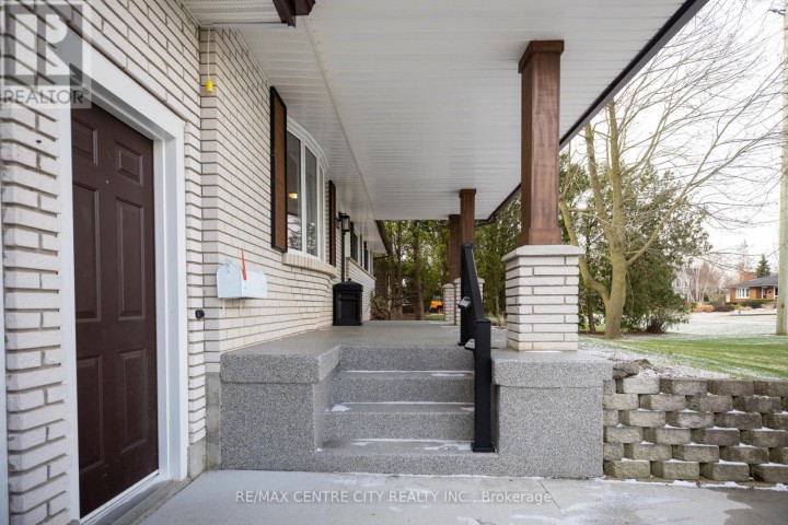 Photo 3 at 72 Elmwood Avenue, St. Thomas