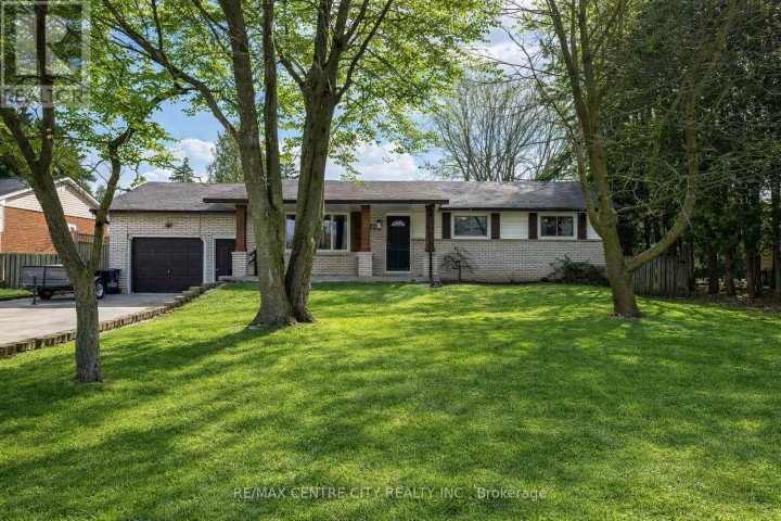 Photo 4 at 72 Elmwood Avenue, St. Thomas