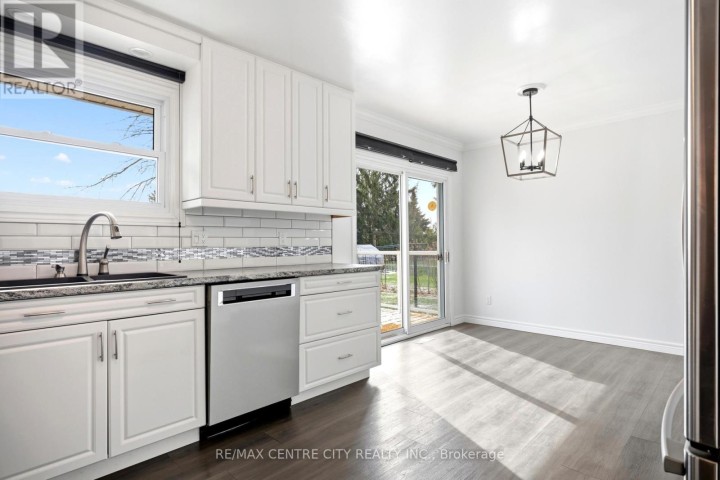 Photo 8 at 72 Elmwood Avenue, St. Thomas