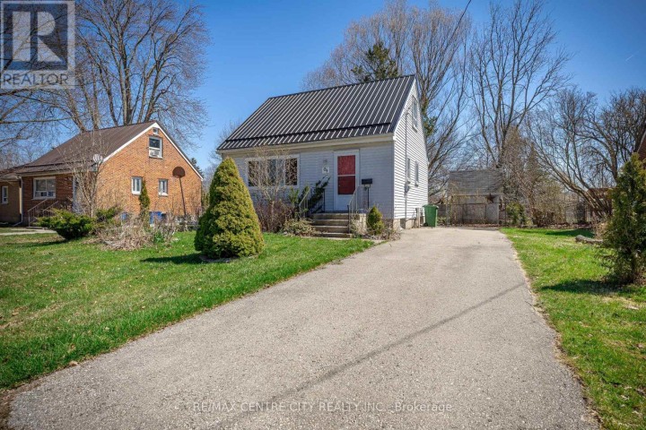 Photo 2 at 64 Dunkirk Drive, St. Thomas