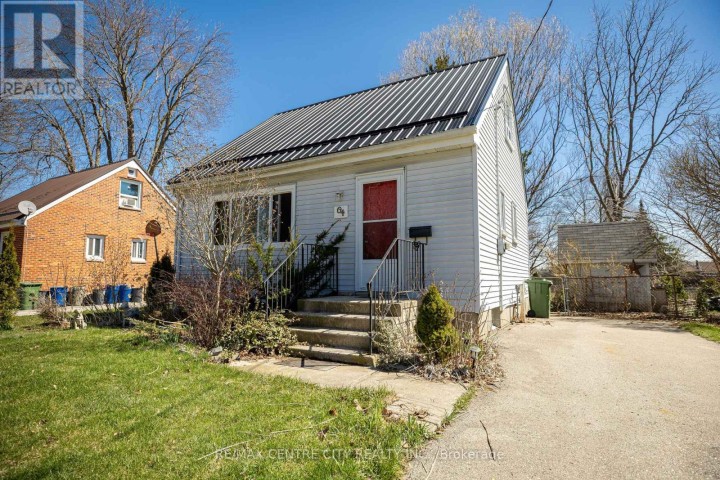 Photo 3 at 64 Dunkirk Drive, St. Thomas