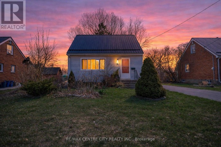 Photo 4 at 64 Dunkirk Drive, St. Thomas
