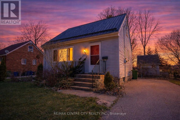 Photo 5 at 64 Dunkirk Drive, St. Thomas