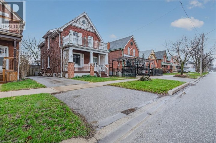 Photo 2 at 174 Marlborough Street, East Ward, Brantford