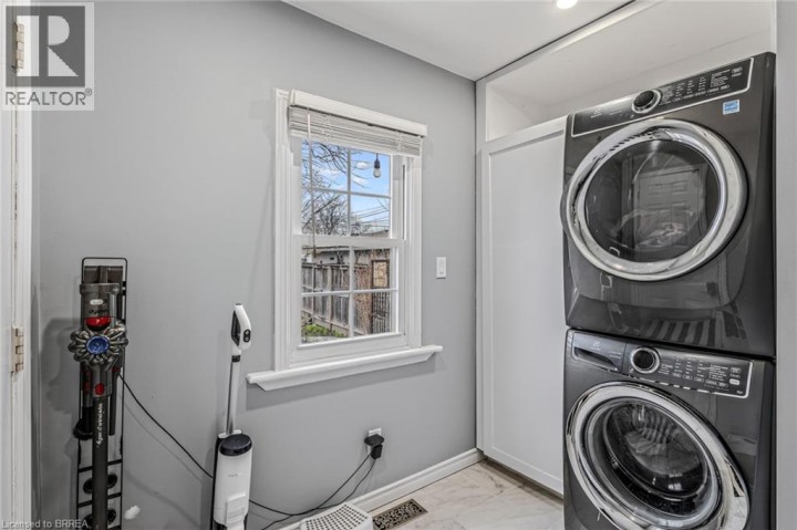 Photo 22 at 174 Marlborough Street, East Ward, Brantford