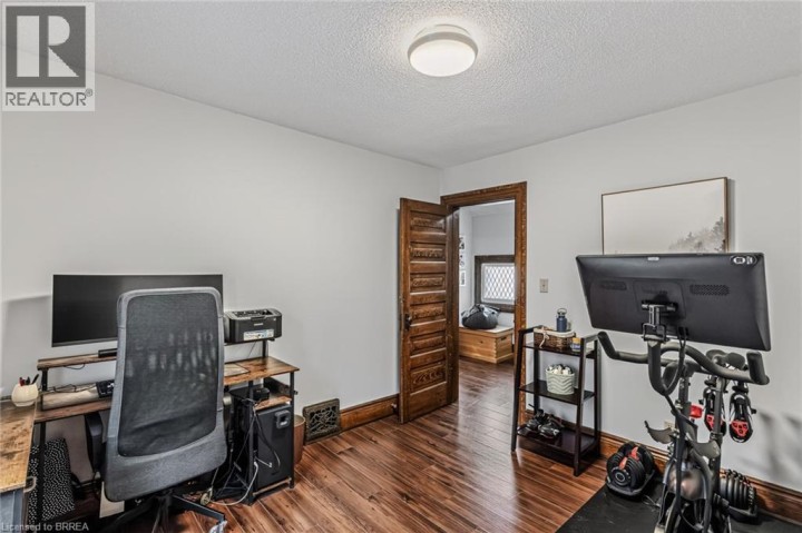 Photo 28 at 174 Marlborough Street, East Ward, Brantford